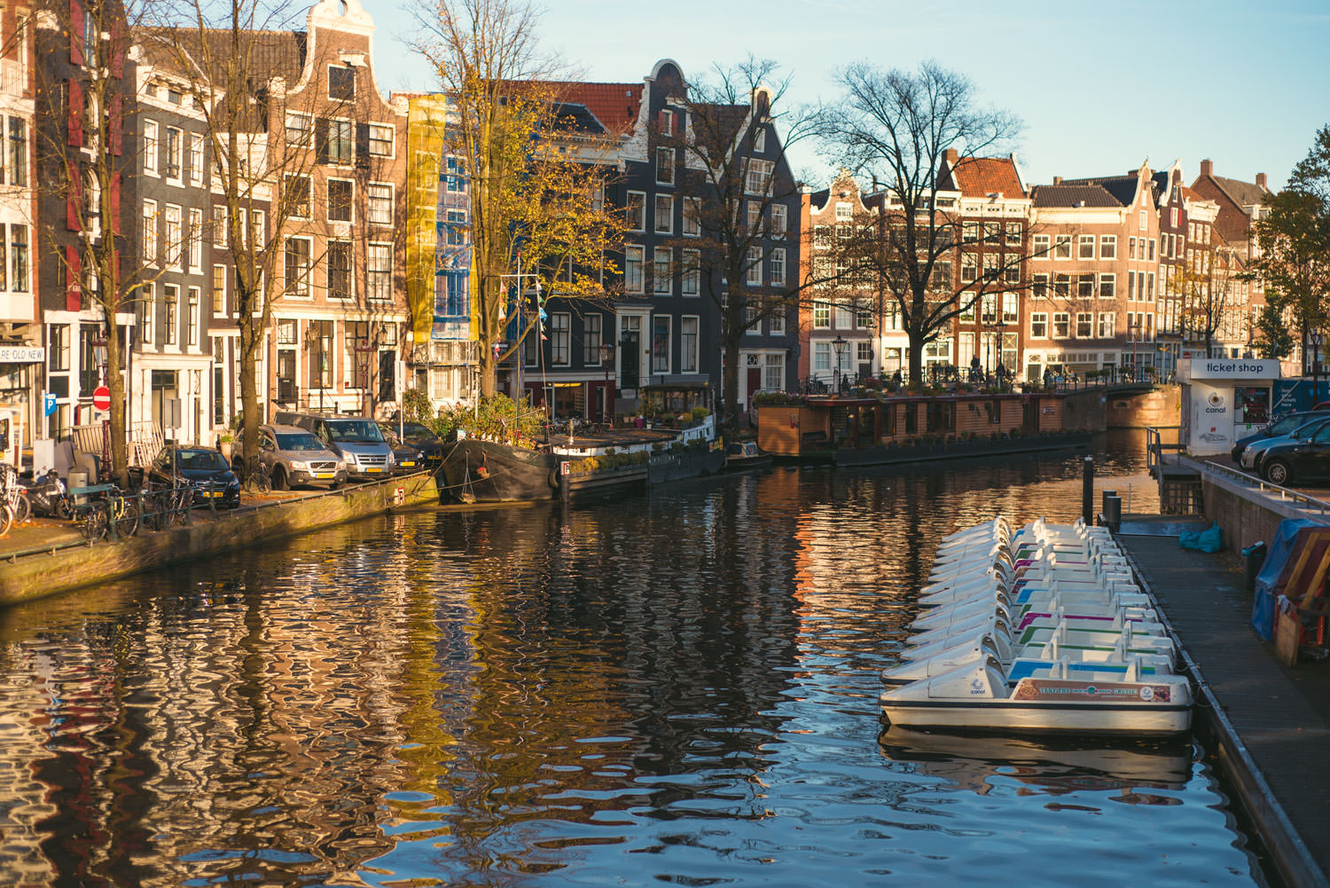 Kanały w Amsterdamie